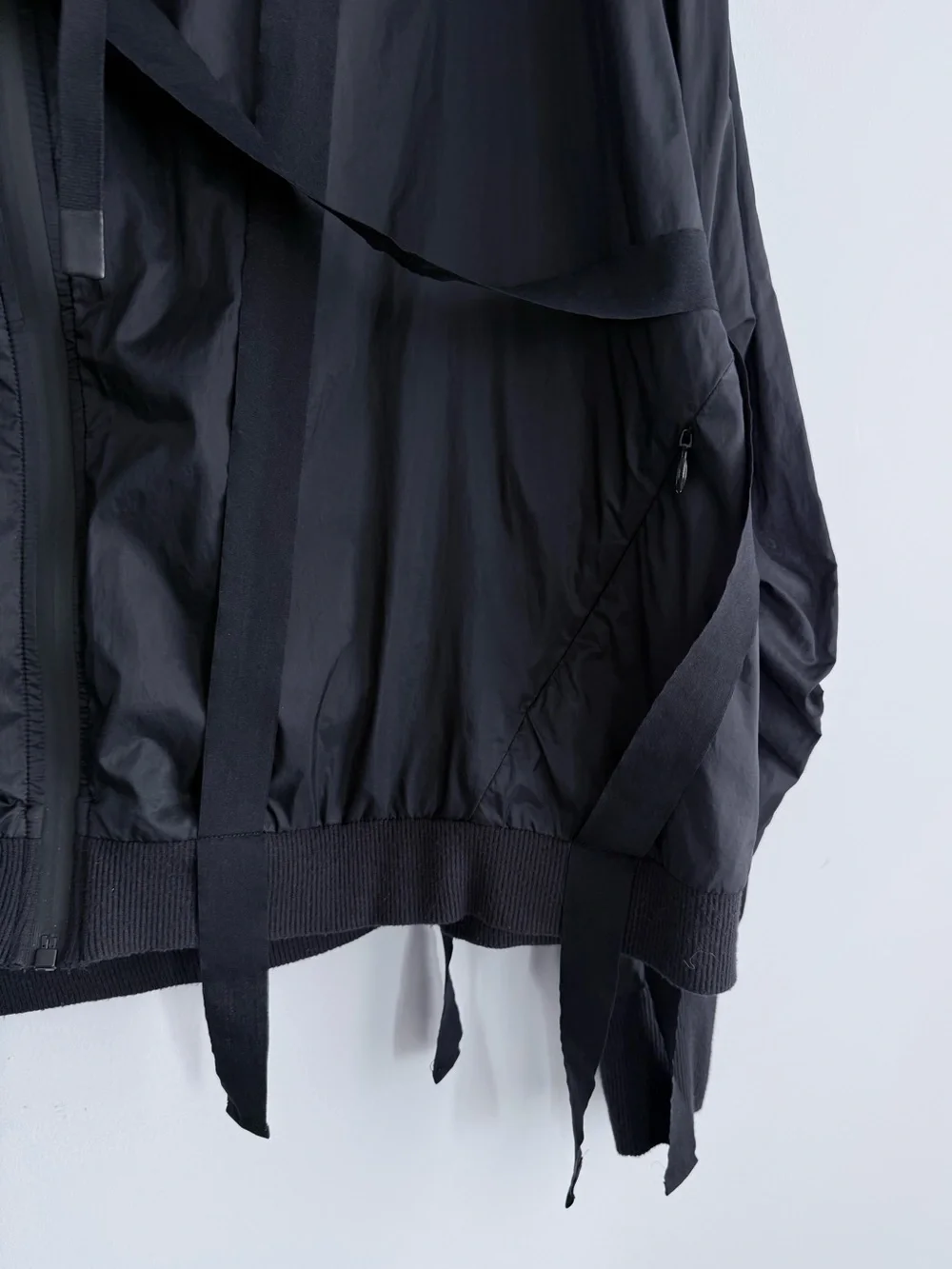 Alo Yoga Sway Jacket Black XL Strap Detail Shine Finish Streetwear Luxe Hooded